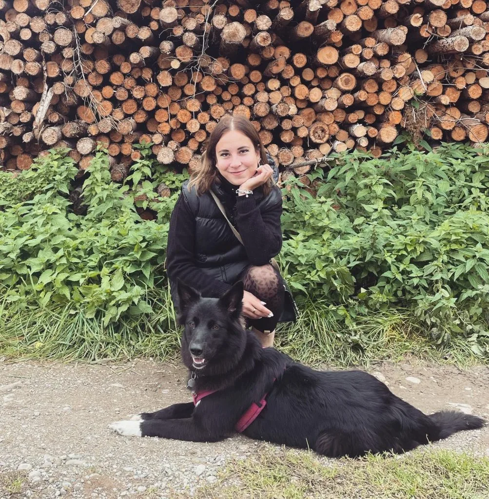 Hundetrainerin Lisa Christl mit Hund – Kontakt Putzbrunn München